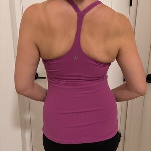 Lululemon yoga top, size 6 women’s